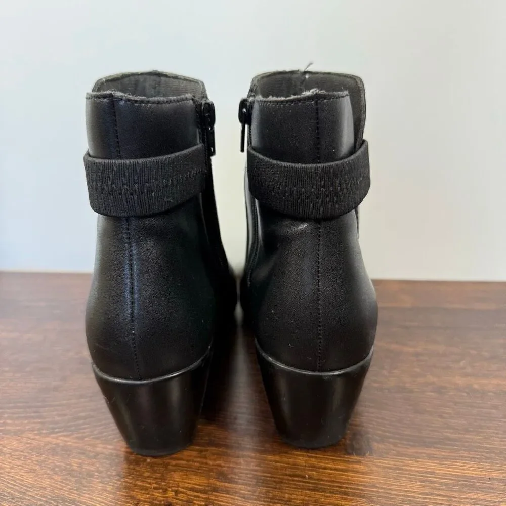 Clarks collection Women’s black side zip 2” heel ankle boot size 8.5